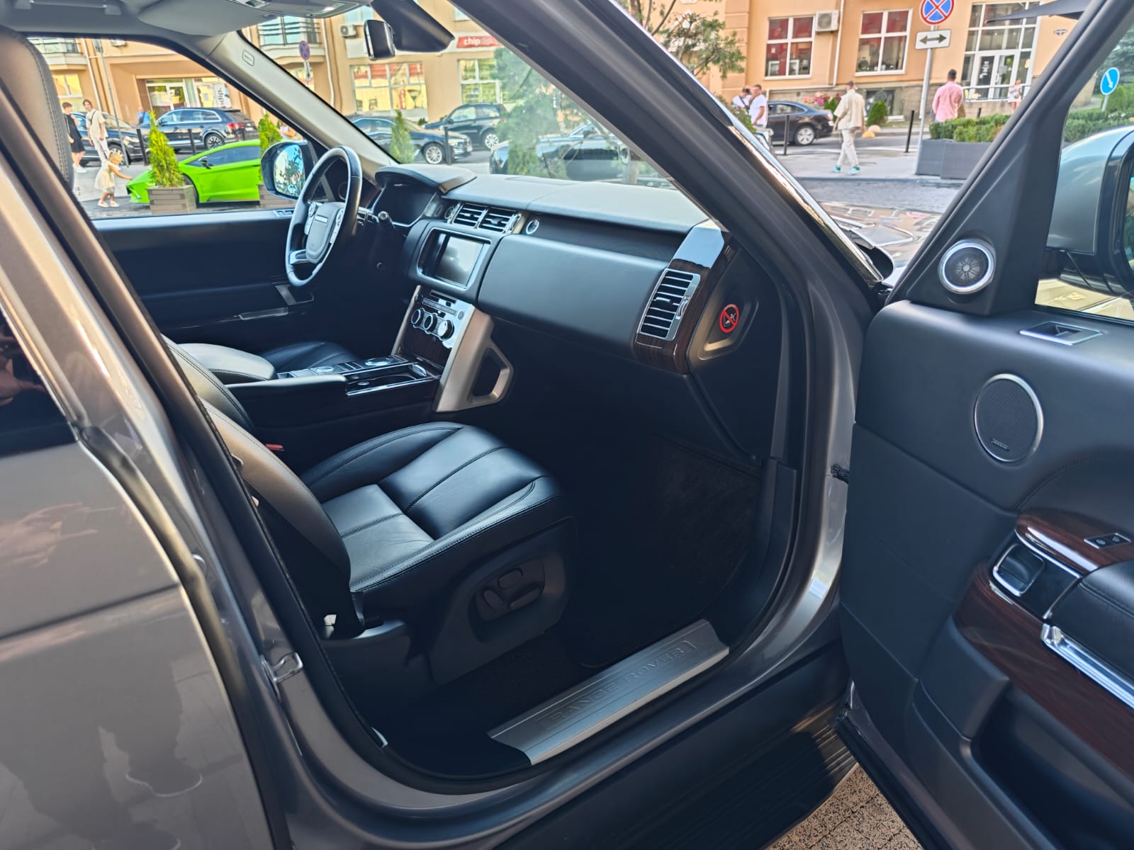 RANGE ROVER    .