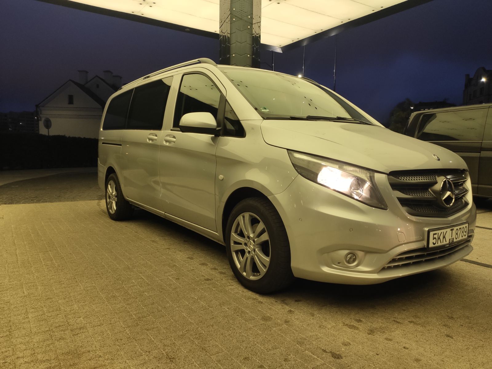 mikroavtobus bez voditelya prokat minsk